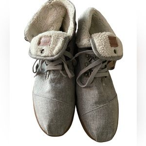 TOMS Sherpa Highland Fleece Lined Bootie Size 9 - 9.5 Beige/Grey Canvas